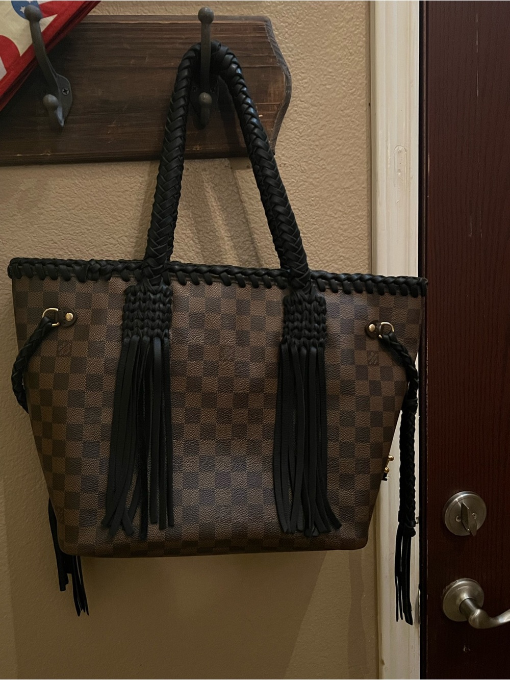 Louis Vuitton revamped Neverfull Damier tote MM
